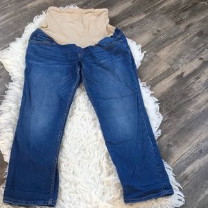 Maternity crop jeans